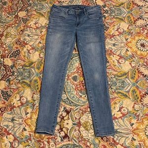 Medium wash skinny jeans